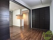 別角度から寝室を撮ってみました。家具の配置もしやすそう。