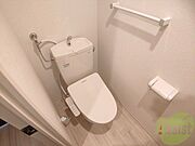 ウォシュレット機能がついたトイレ。安心して使用できますね。