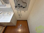 洗濯機はこちらの専用スペースに置けます！