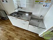 キッチンです。一人暮らしなら十分な大きさですね。