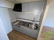 こちらはキッチン。調理スペースもあり使いやすそうです。