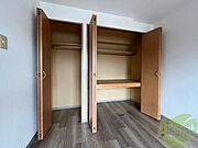 押入を開けてみました。たっぷり入りますね～