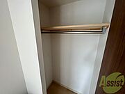 上のほうにはあまり使わないものをしまっておくと良さそう。