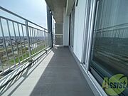 バルコニーが付いていますので一息ついてみてはいかがですか。