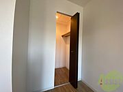 寝室の収納です。部屋がすっきり片付きます。