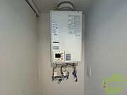 給湯器です。操作しやすいパネルになってます。