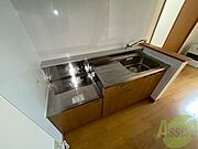 キッチンを別角度で撮りました。こちらに冷蔵庫を置けます。