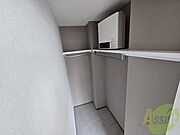 収納もバッチリあるのでお部屋が片付きますよ！