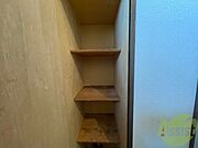 収納もバッチリあるのでお部屋が片付きますよ！