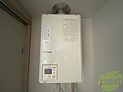 給湯器です。操作しやすいパネルになってます。