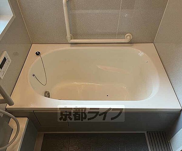 画像18:ゆったりくつろげるお風呂です。