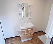 きれいな独立洗面台です