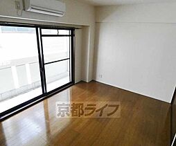 ブルク 2階1Kのリビング/ダイニング