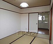 ゆったりと過ごしやすい和室です