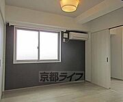 風通しの良い洋室です