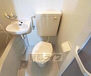 清潔感のあるトイレです。