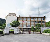 南郷中学校まで810m