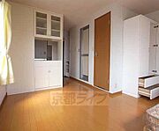 収納豊富な部屋です。