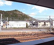 東側には叡山電車や比叡山が見えますよ