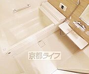 鏡の付いた便利なお風呂
