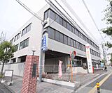 伏見郵便局まで82m 伏見区の郵便局と言えばココ 最寄は近鉄伏見駅になります。駐車場も完備