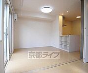 仕切りを開けるとまた違った印象
