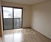 光が差し込むお部屋です