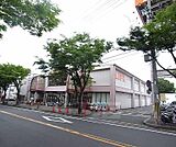 ライフ 男山店まで522m