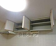 キッチン上にも収納が充実しています