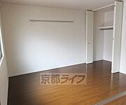 リビング横の洋室です