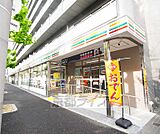 セブンイレブン烏丸九条店まで1m 九条通りに面したセブンイレブン。2016年夏にオープンした。