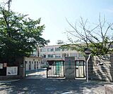 納所小学校まで152m 活気溢れる小学校です。