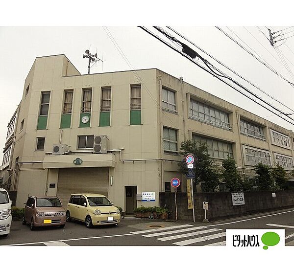 画像19:小学校「和歌山市立高松小学校まで833m」