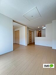 アーデン西浜　VI 202 2階2LDKのリビング/ダイニング