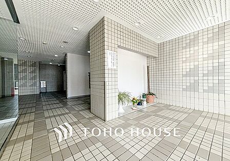 訪れるゲストや住む人を優しく迎え入れてくれる明るい空間です。