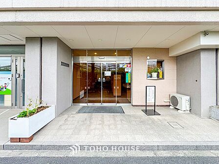 時代の流れに惑わされないシックなカラートーンで街並みに溶け込む外観。