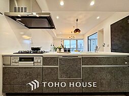 家族の健康を支えるキッチン。毎日使う場所だから気持よく使えて、居心地の良い空間に。