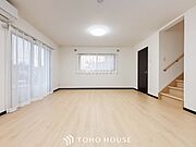 開放感あるリビングダイニング。ご家族とのんびりしたひと時を過ごせますね。