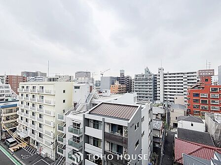 開放的で気持ちの良い眺望と青い空を満喫できます。