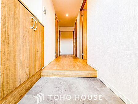 居住者の帰り、訪れる方を優しく迎えてくれる玄関です。