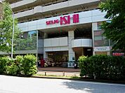 オリジナルブランドのデザートに力を入れています。プレミアムチーズケーキがおすすめです！