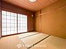 寝室：1日の疲れを癒し、心地よく寛げるようゆったりとした広さを確保しています。