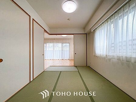 来客時や一息つきたいときなどに利用できる用途多様な空間です。