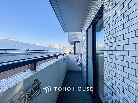 心地よい風を肌で感じることのできるバルコニー。