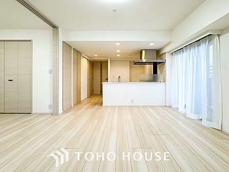 ここにはみんなが集い、食事と楽しい会話が始まるスペース。