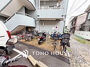敷地内に駐輪スペースがございます。