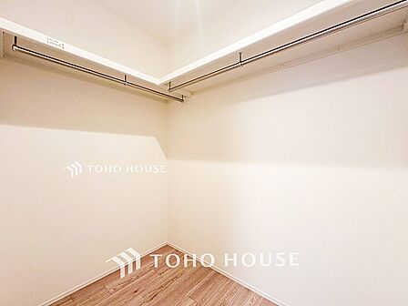 衣類だけでなく大きな荷物も収納でき、お部屋がすっきりします。