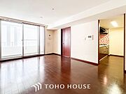 落ち着いた雰囲気に包まれた伸びやかな空間で、ゆったりと家族団らんの時間を過ごせます。