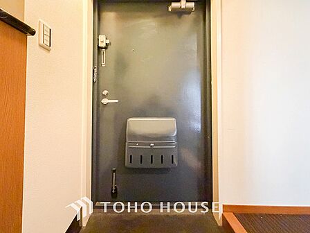 居住者の帰り、訪れる方を優しく迎えてくれる玄関です。