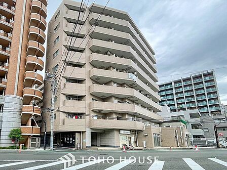 前面道路含む現地写真『快適』は「家」と「街」と「環境」が調和した時に訪れるだと改めて感じさせてくれます。